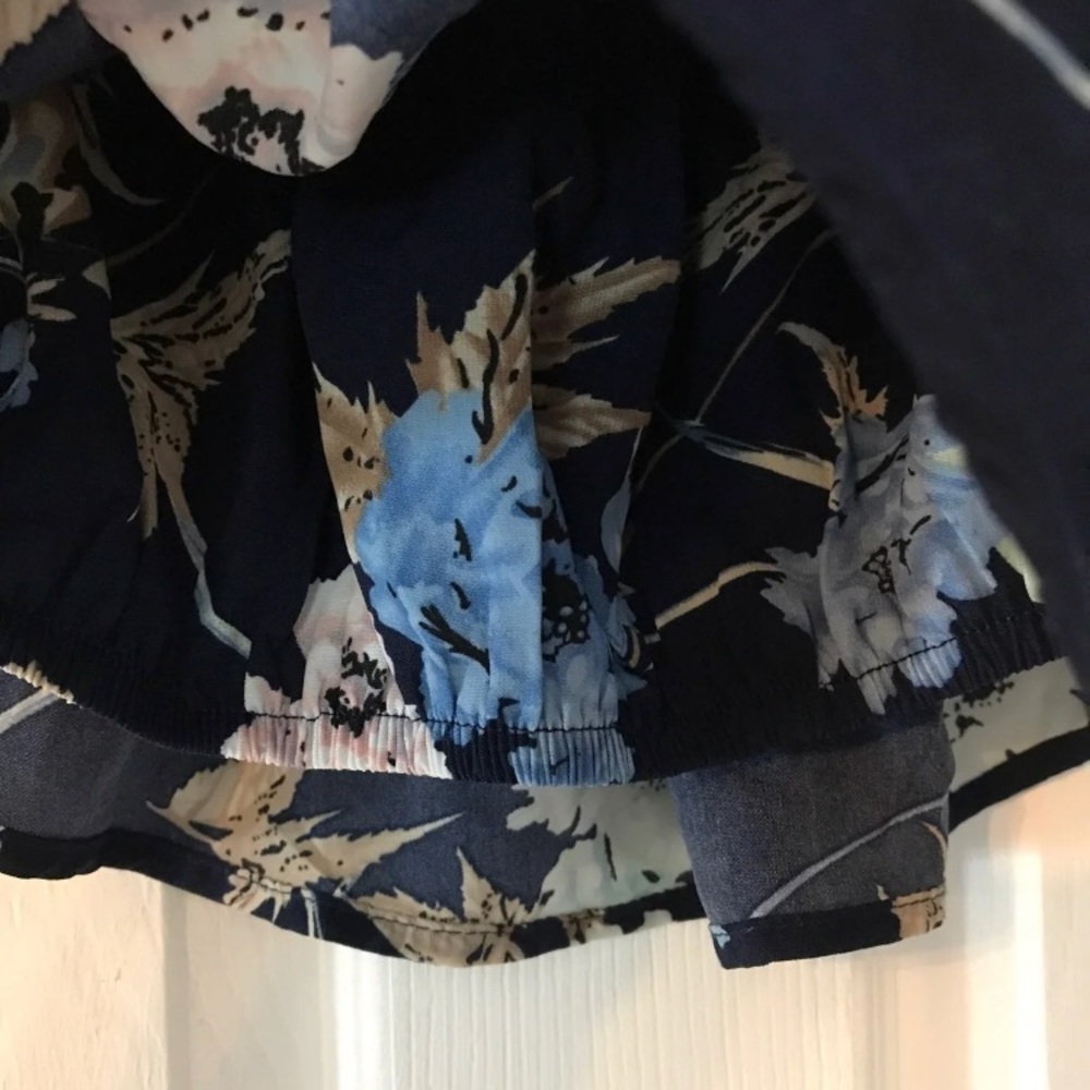 crop top - Picture 2 of 2